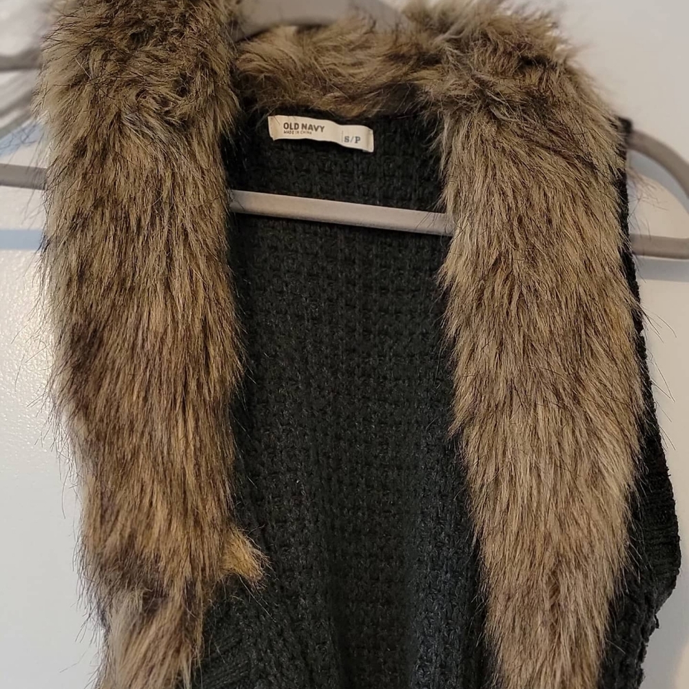 Fur/knit vest
